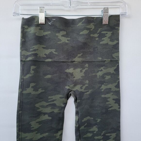 SPANX Look At Me Now Size Medium Seamless Green Camo Ankle Length Leggings - Picture 11 of 14